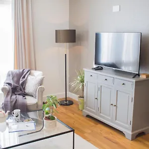 Modern & - Two Bedroom & Two Bathroom , Bath United Kingdom